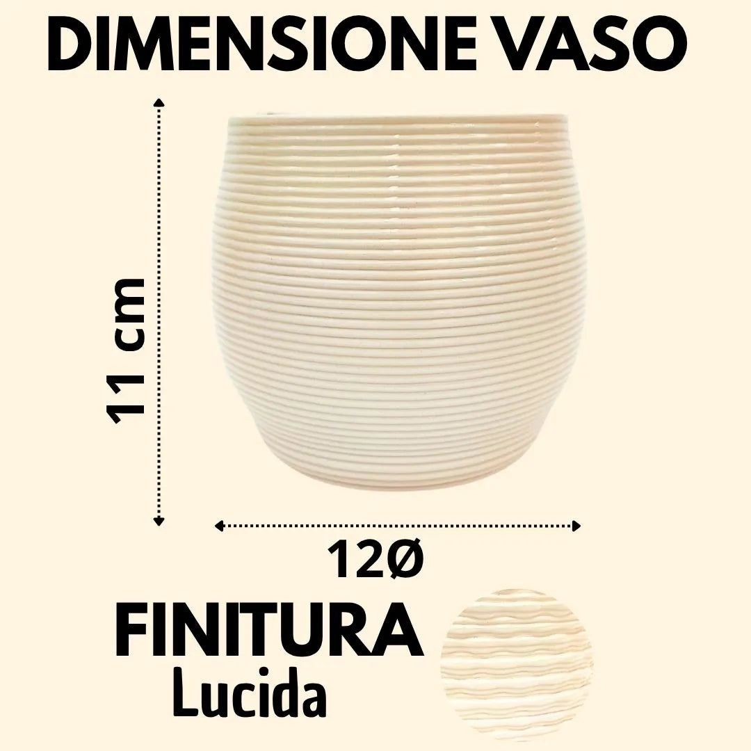 Vaso artigianale in argilla naturale modello Giada, diametro 12 cm e altezza 11 cm, con finitura lucida rigata.


