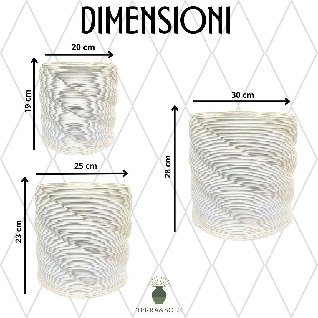 Set Calipso Terra&Sole in argilla bianca naturale, vasi artigianali disponibili in tre misure, design moderno e sostenibile.