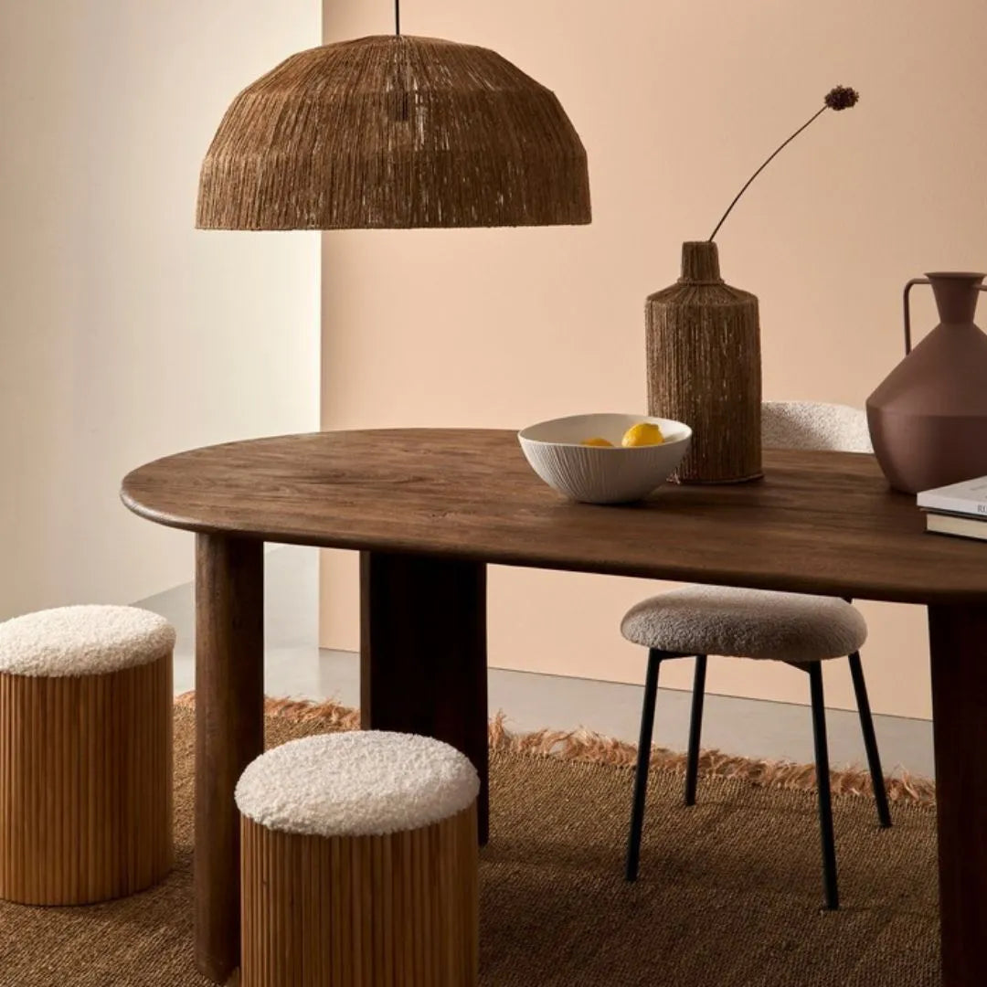 Tappeto naturale Phetra sotto tavolo in legno in stile boho