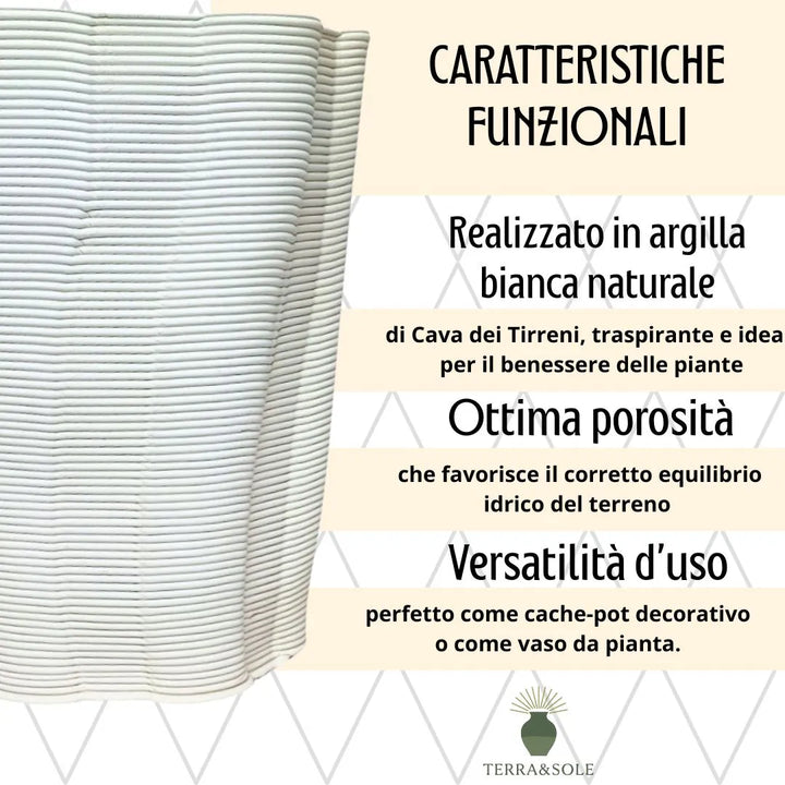Primo piano del vaso Venezia Ovale realizzato in argilla bianca naturale di Cava dei Tirreni, con superficie porosa e struttura traspirante ideale per piante da interno.