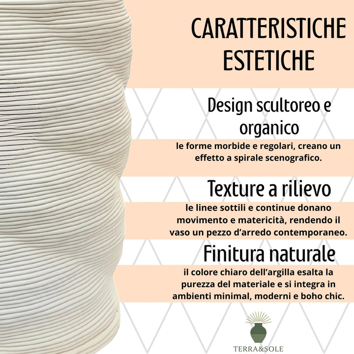Infografica delle caratteristiche estetiche del vaso Terra&Sole: design scultoreo, texture a rilievo e finitura naturale in argilla bianca.