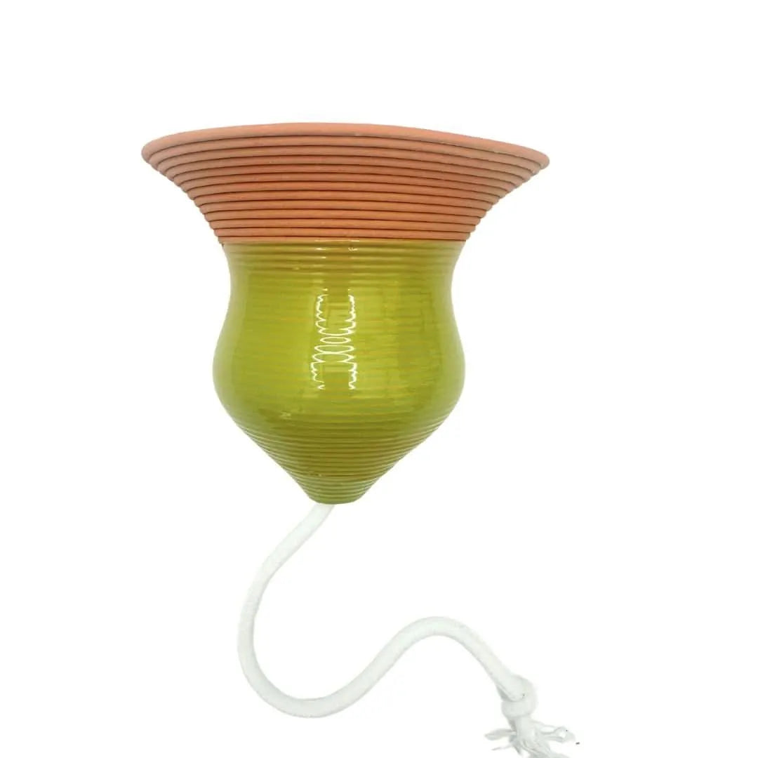 Cono Hydro Terra verde in argilla smaltata con sistema autoirrigante e filo in cotone naturale, ideale per piante da interno in idrocoltura ecologica.