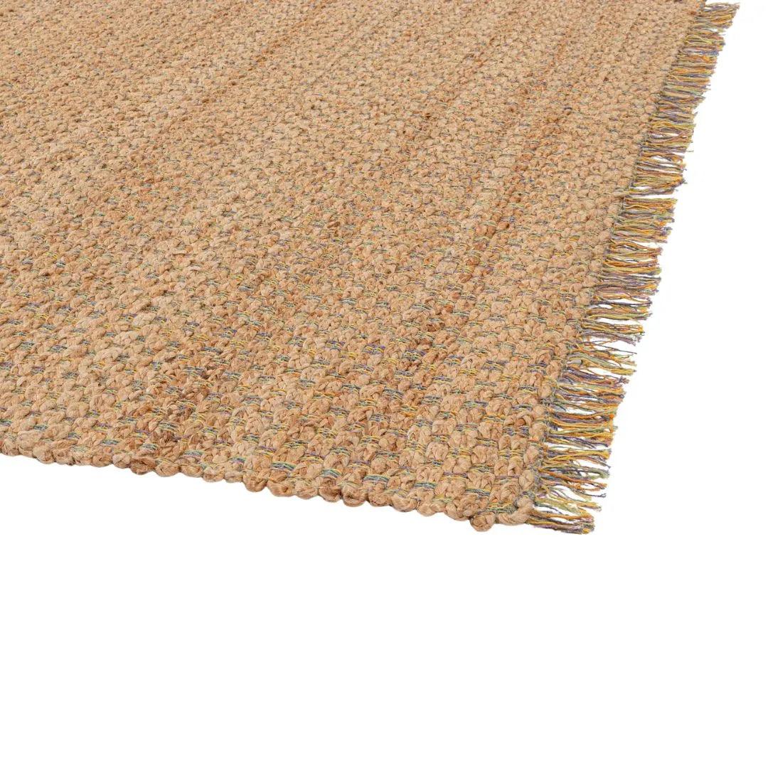 dettaglio frange e tessitura tappeto marrone azzurro per interni 