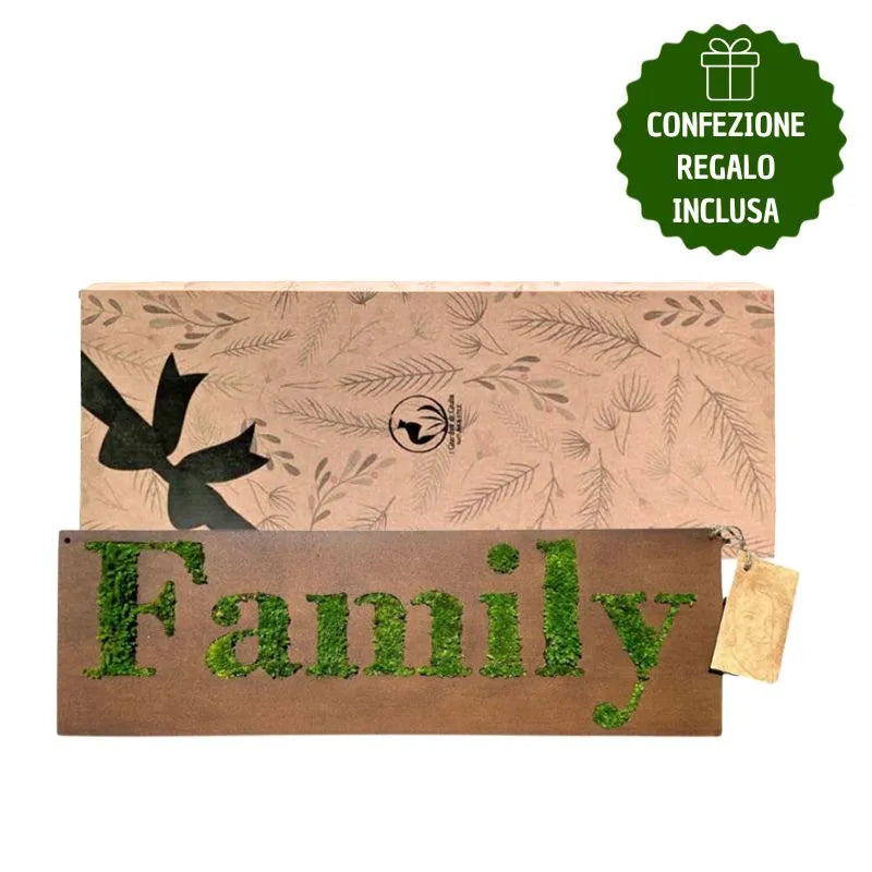 immagine mostra un quadro con scrita family con muschio stabilizzato 