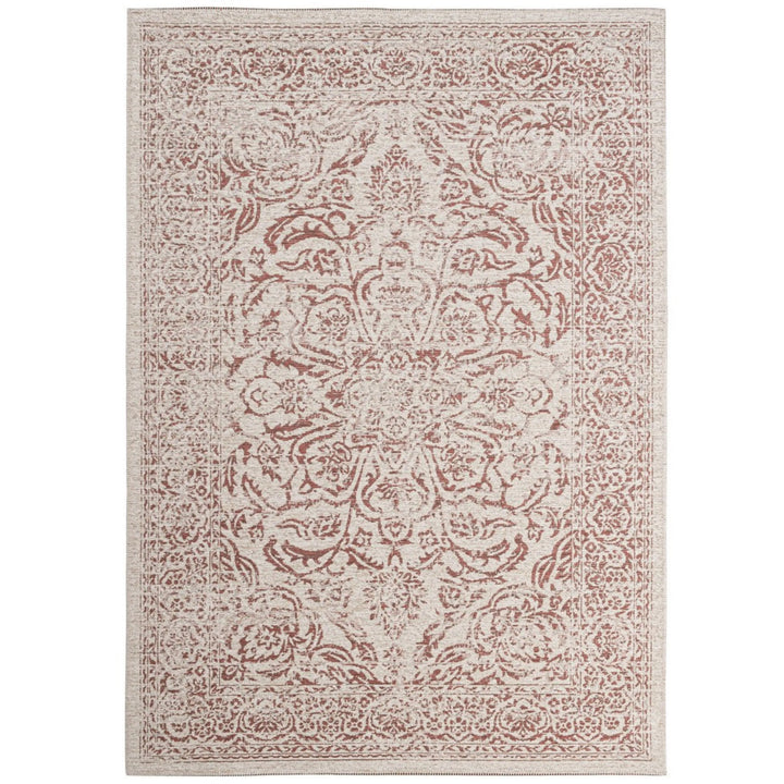 Tappeto d’arredo classico in tonalità avorio con decorazione floreale rosso terracotta, ideale per ambienti eleganti e raffinati.

