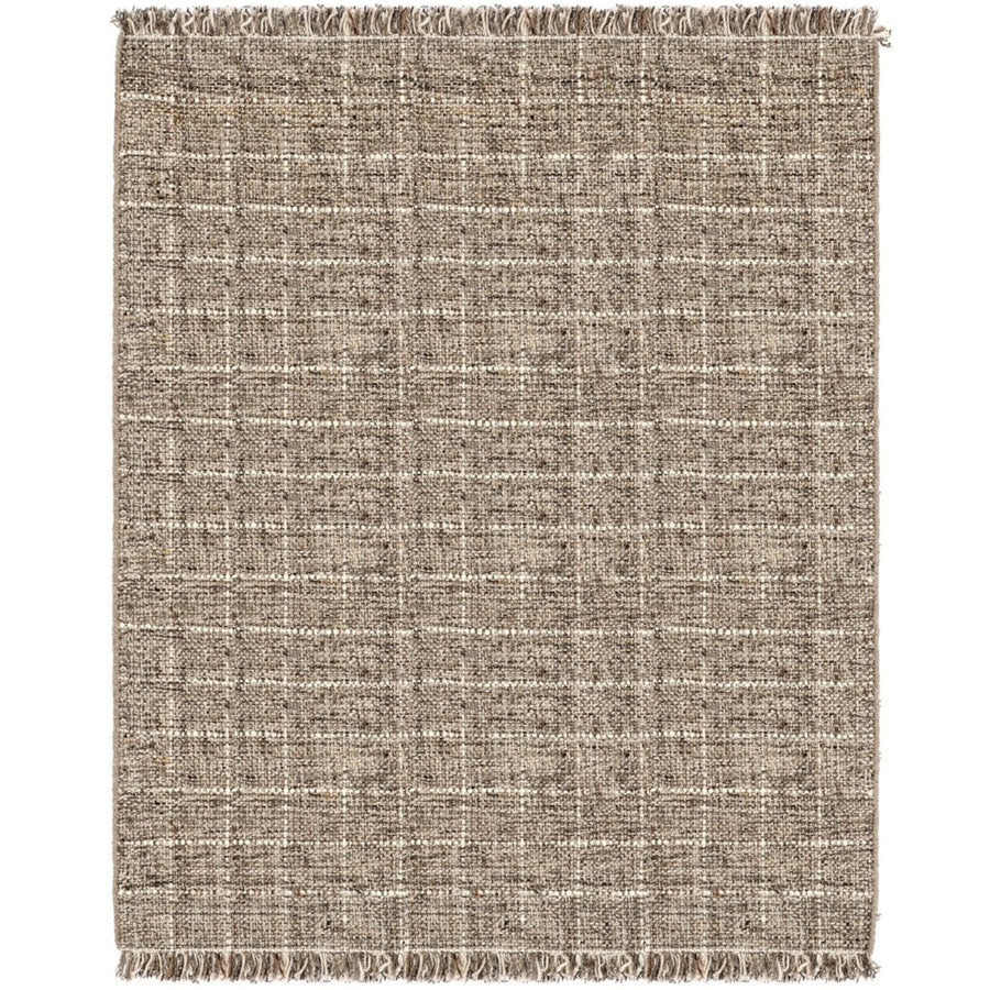 Tappeto in fibra naturale con motivo a quadri intrecciati in beige e panna, finitura con frange decorative.

