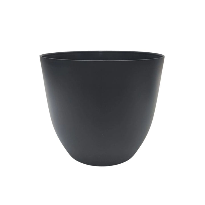 Vaso nero opaco in plastica con finitura elegante, perfetto per valorizzare piante ornamentali
