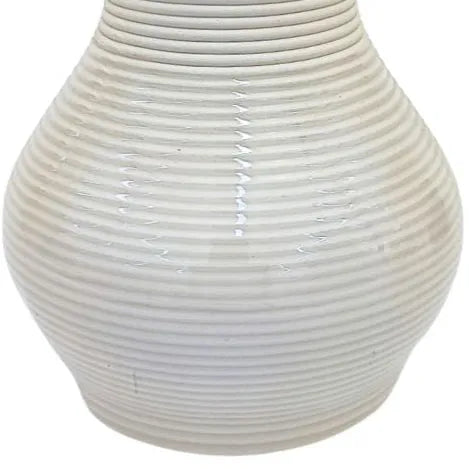 Vaso artigianale in argilla naturale per piante da interno in idrocultura – superficie rigata e forma a goccia